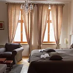 Lounge Apartment