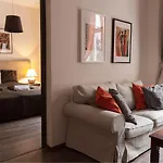 Apartment Lounge *