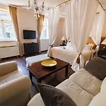 Lounge Apartment