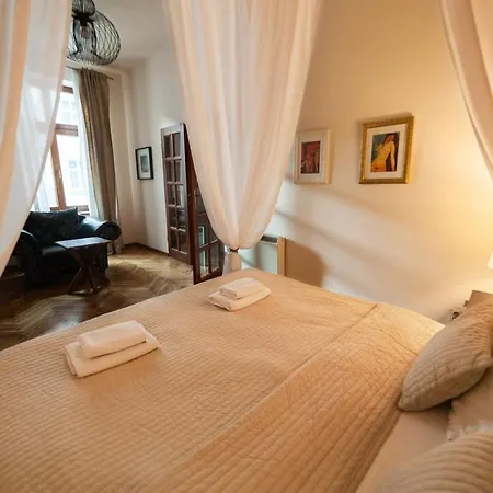 Lounge *
